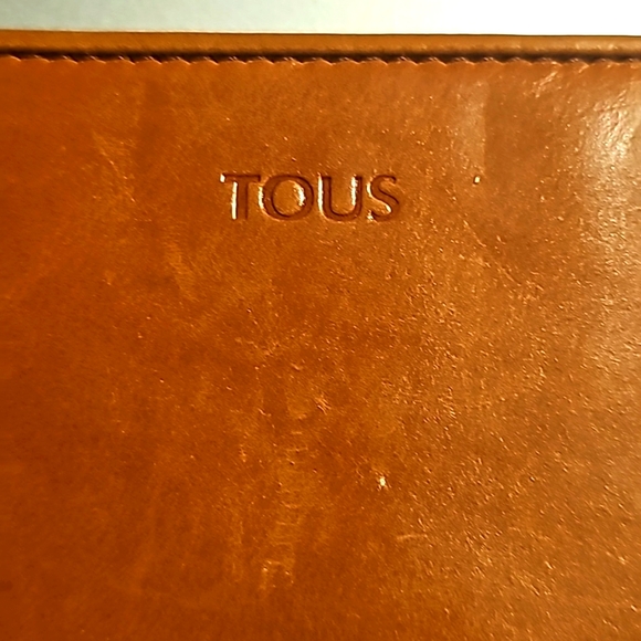 Tous Designer Ladies Wallet. Tan,Leather, 2 Separate Zip Compartments, Snap Clos - Picture 2 of 8